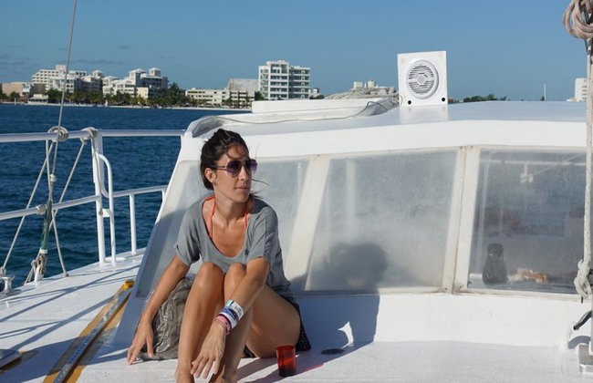 Tour de 2 días: Isla Mujeres en catamarán y nado con delfines + Crucero Columbus con cena romántica - Foto 4